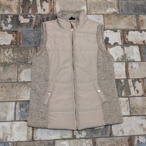 Northcrest Women’s Small Vest - Tan/Beige Quilted Sleeveless Jacket - Full Zip